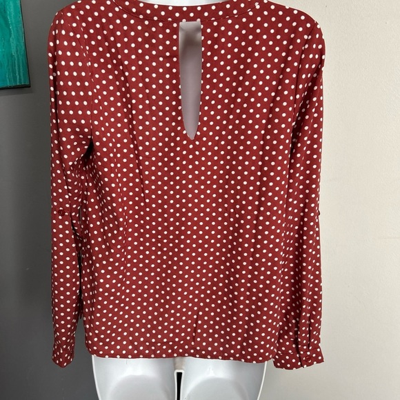 Forever 21 Women’s Small Polka Dot V Neck Blouse‎ Roll Tab Sleeve Classic Dainty - Picture 6 of 14